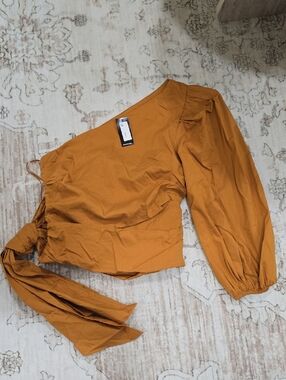 Express Mustard One-Shoulder Long Sleeve Crop Top